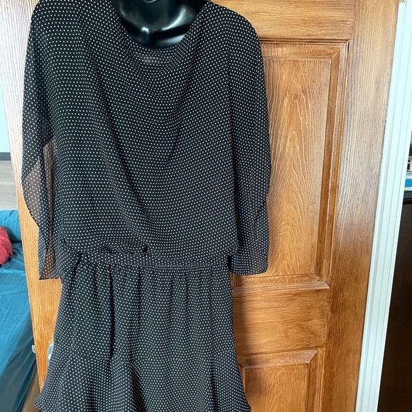 Short sleeve chiffon dress - Picture 2 of 6